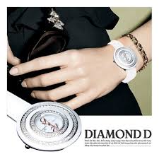Diamond D – Đồng hồ nữ phong cách hoàng gia Anh - Tin tức | Đăng Quang Watch